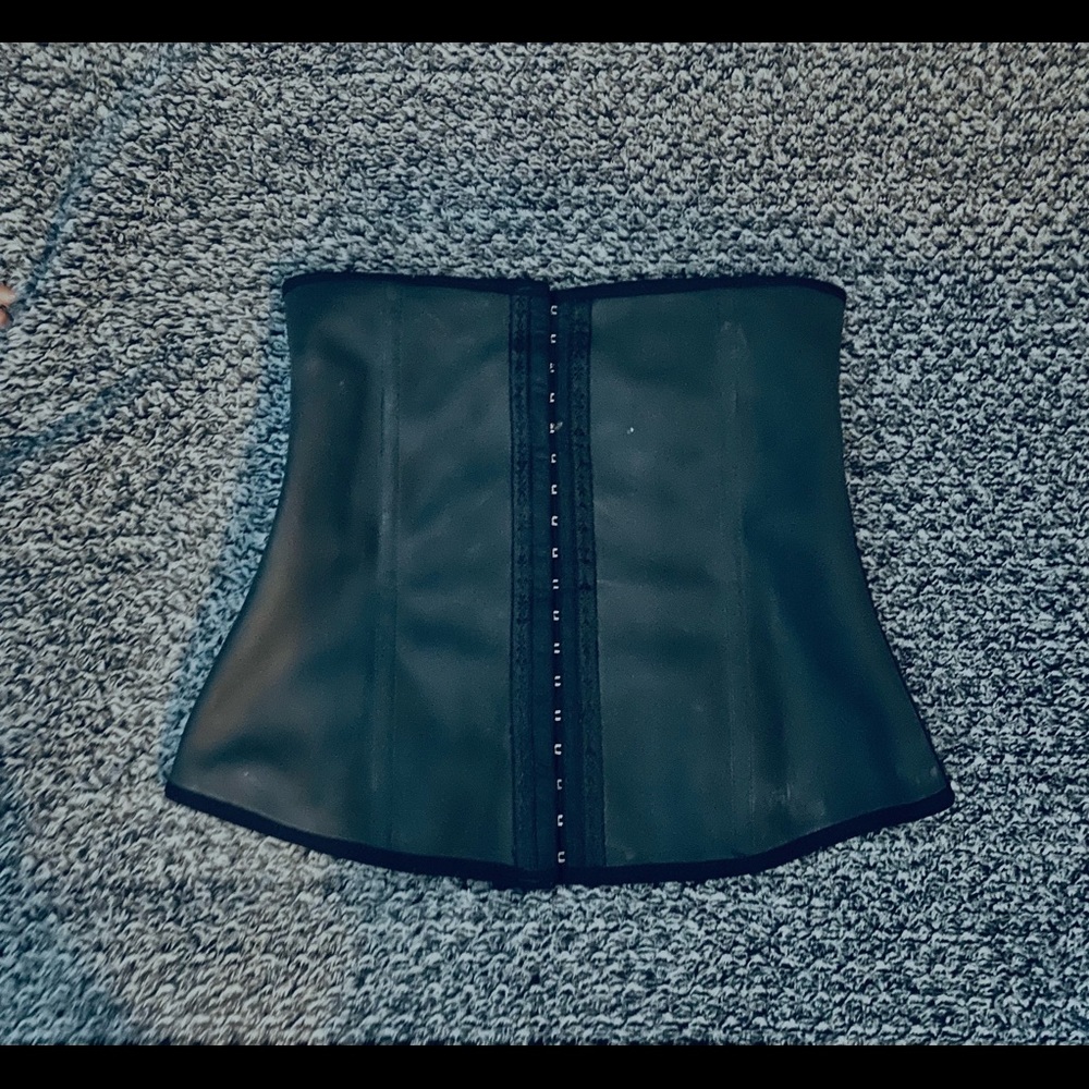 Ursula waist trainer
